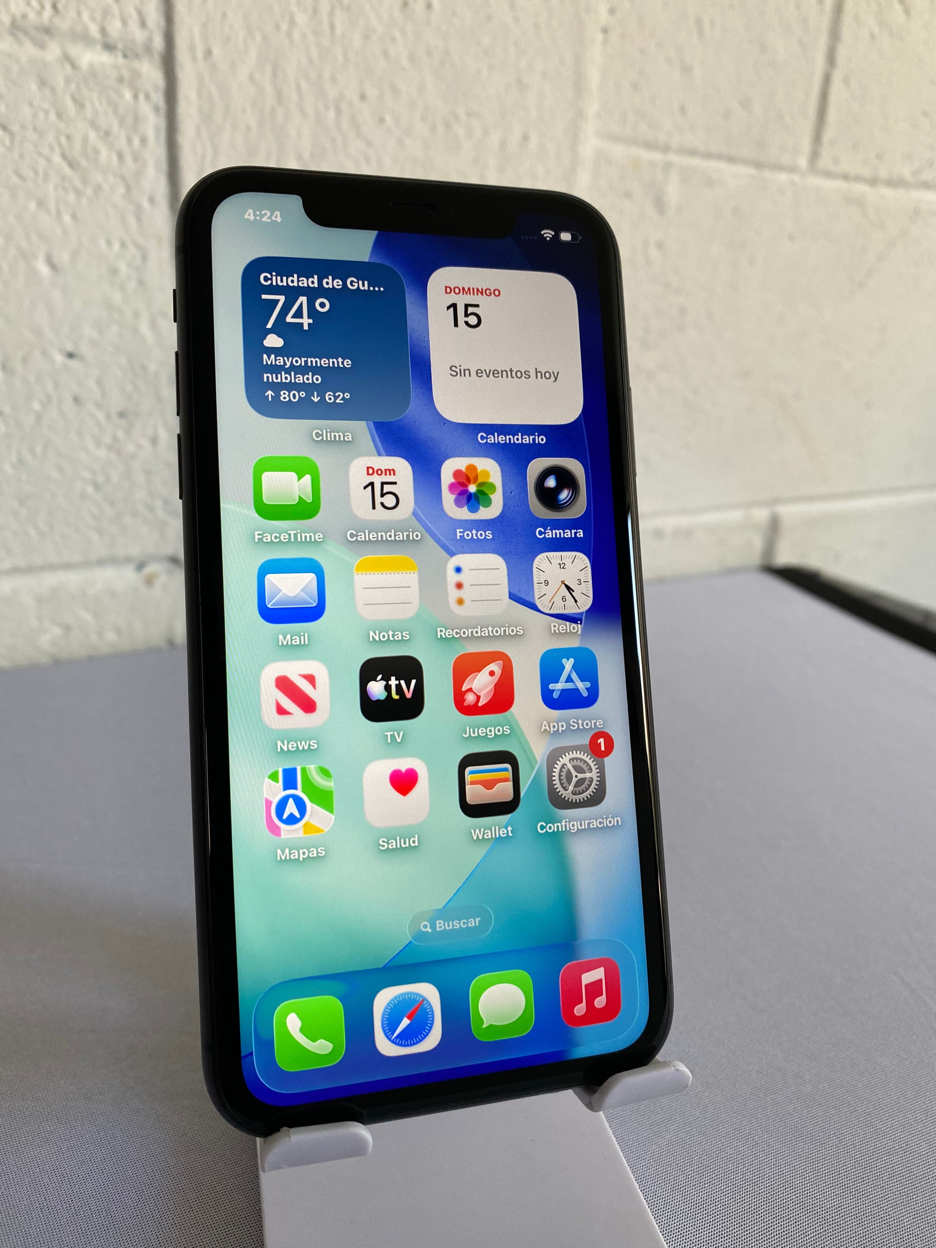 iPhone 11 - Condición Seminueva (Batería 100%)