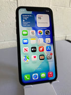 iPhone 11 - Condición Seminueva (Batería 100%)