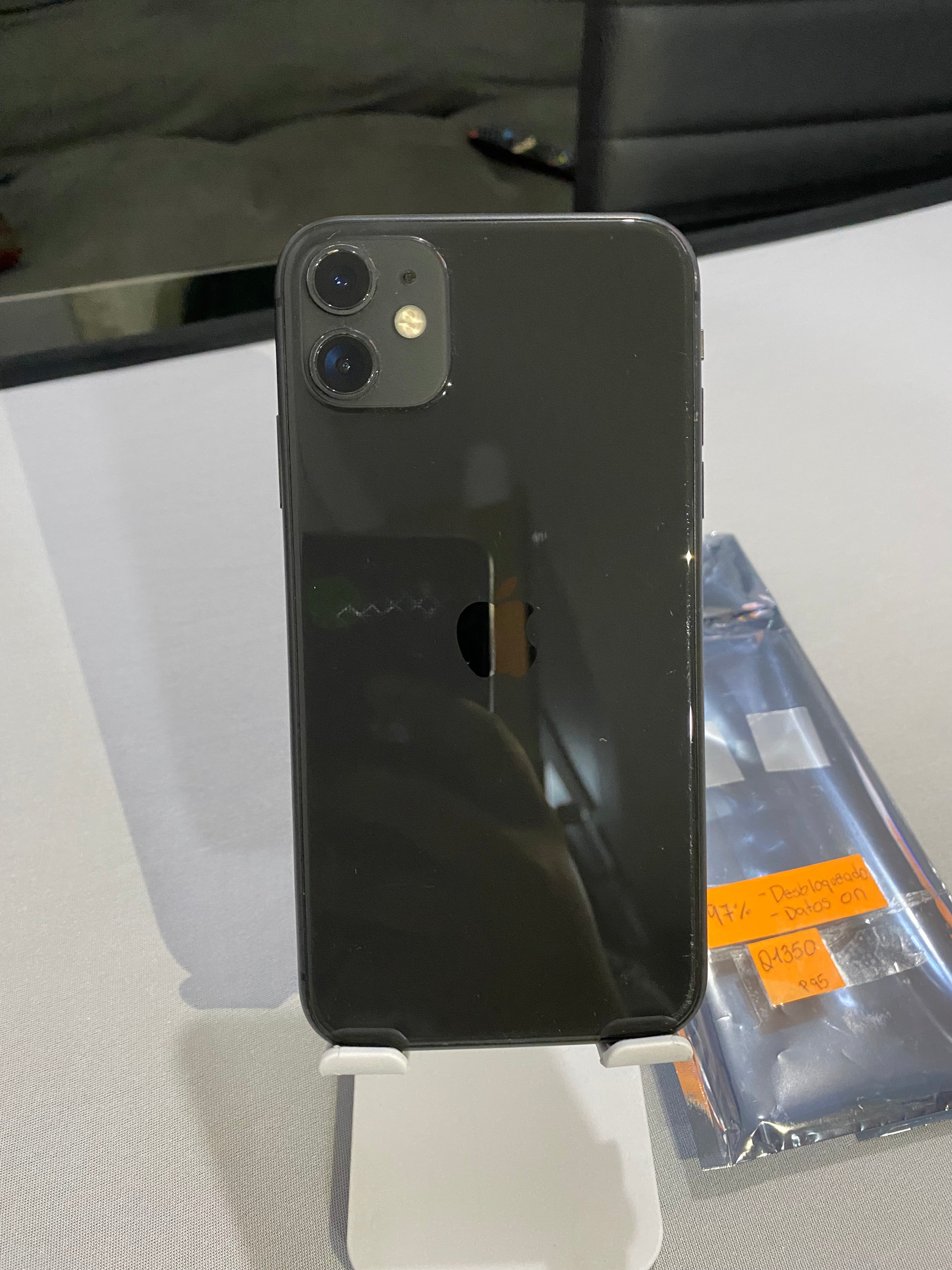 Apple iPhone 11 - Grado A (9/10)
