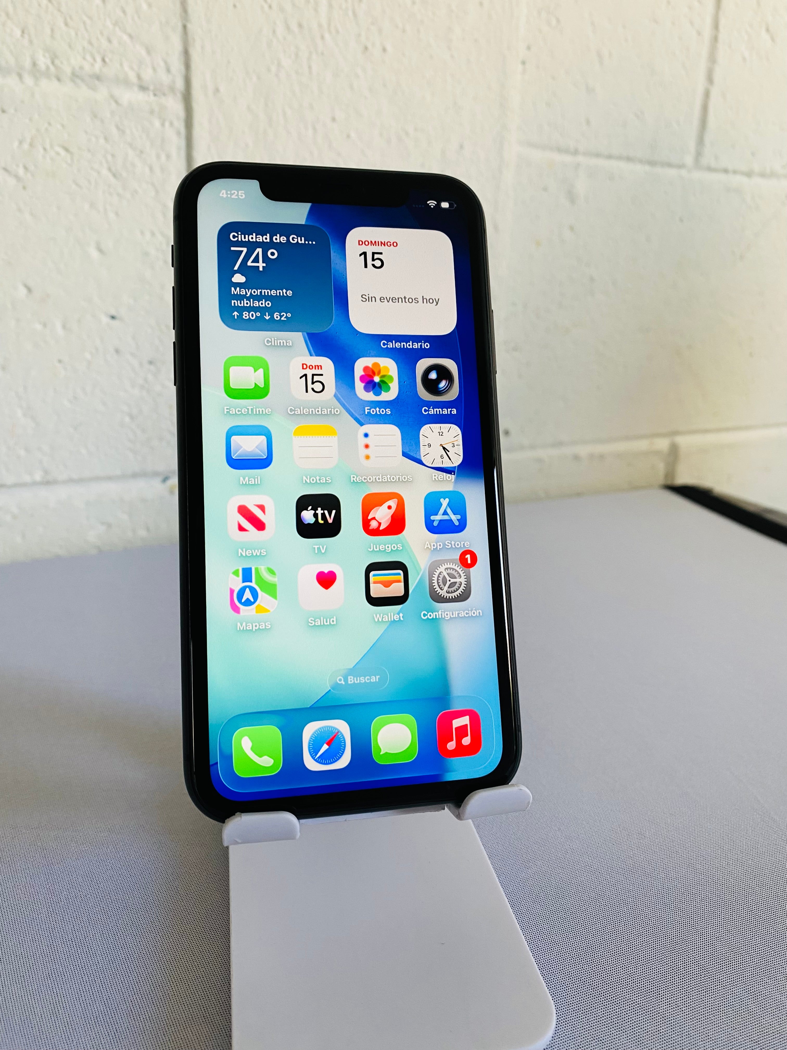 iPhone 11 - Condición Seminueva (Batería 100%)